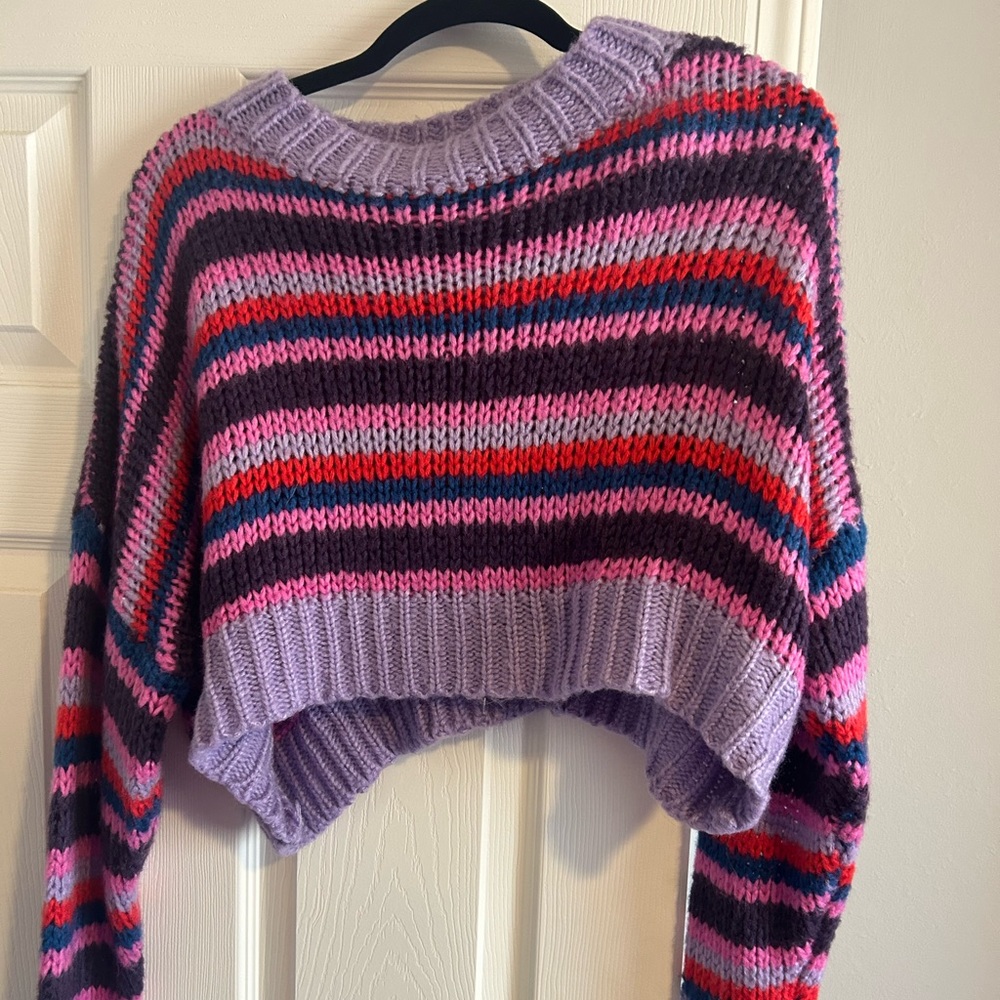 Oversized cropped knit sweater